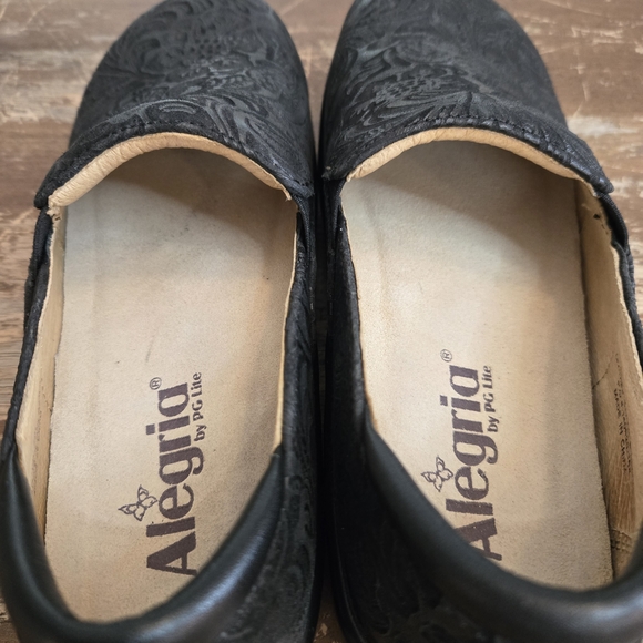 ALEGRIA Black Embossed Slip-On Shoes - Picture 7 of 10